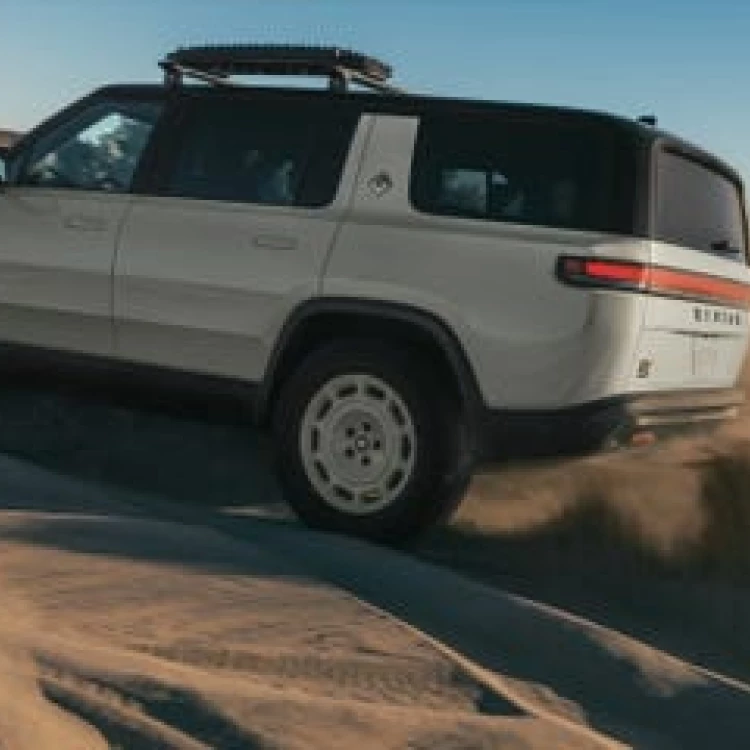 Imagen relacionada de rivian ediciones especiales deserticas r1s r1t