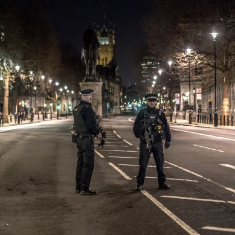 Imagen relacionada de preocupacion policia londres imputacion asesinato oficial