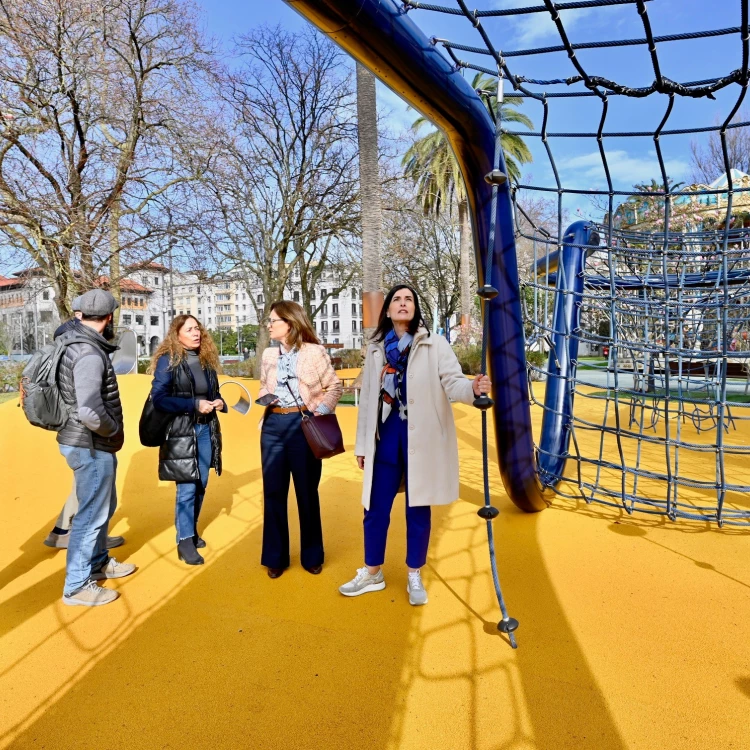 Imagen relacionada de transformacion parque infantil cachavas