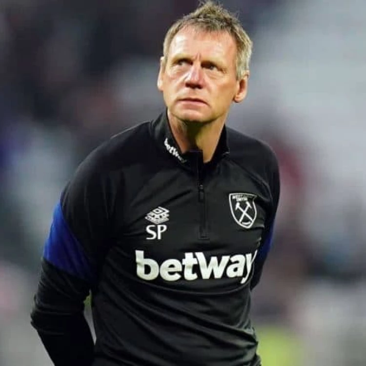 Imagen relacionada de homenaje stuart pearce hospitalizacion