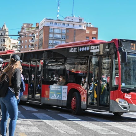 Imagen relacionada de emt valencia transporte sin interrupciones fallas 2025