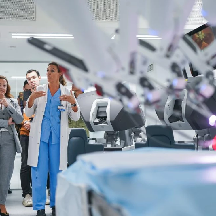 Imagen relacionada de aumento tecnologia robotica hospitales madrid