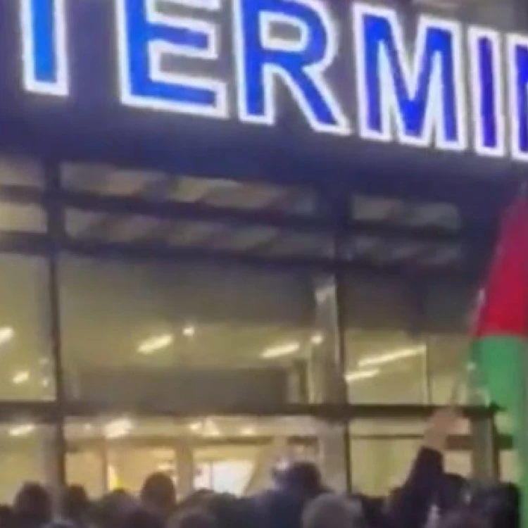 Imagen relacionada de protesta aeropuerto dagestan vuelo tel aviv