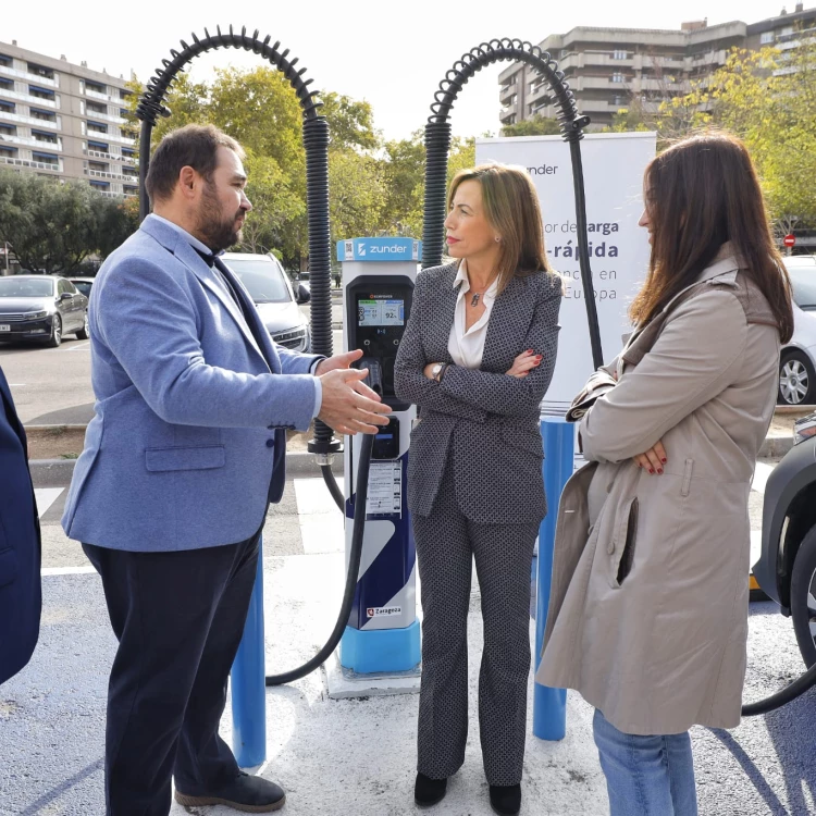 Imagen relacionada de zaragoza estrena nuevos puntos de carga para coches electricos