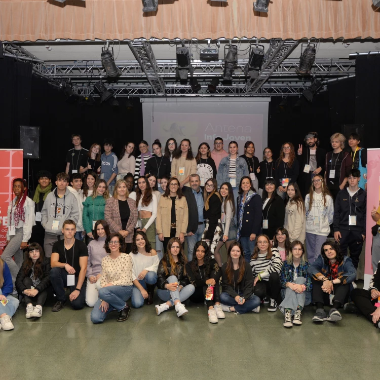 Imagen relacionada de comienza el curso de las antenas info joven en zaragoza