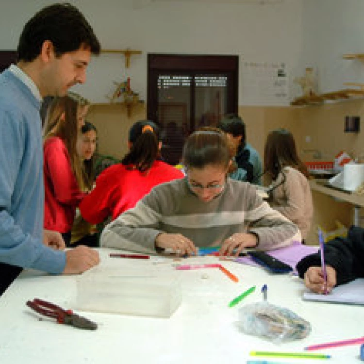 Imagen relacionada de convocatoria bolsas profesores andalucia