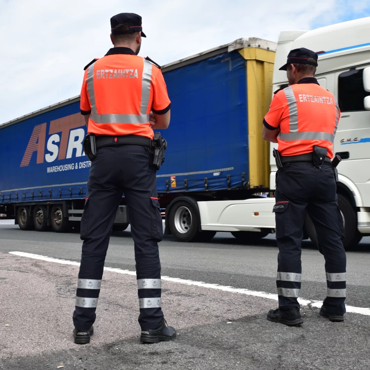 Imagen relacionada de refuerzo vigilancia peso camiones euskadi