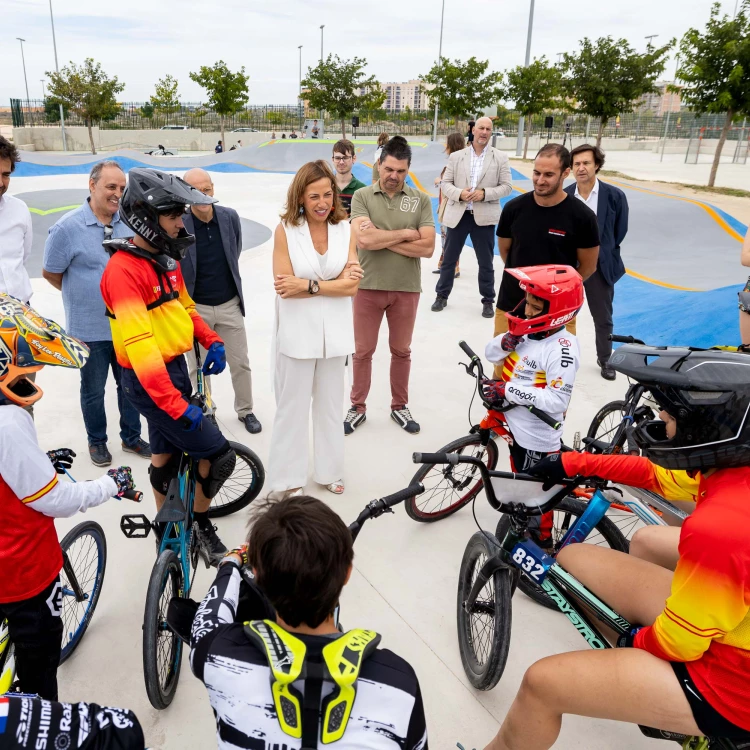 Imagen relacionada de circuito pump track barrio arcosur