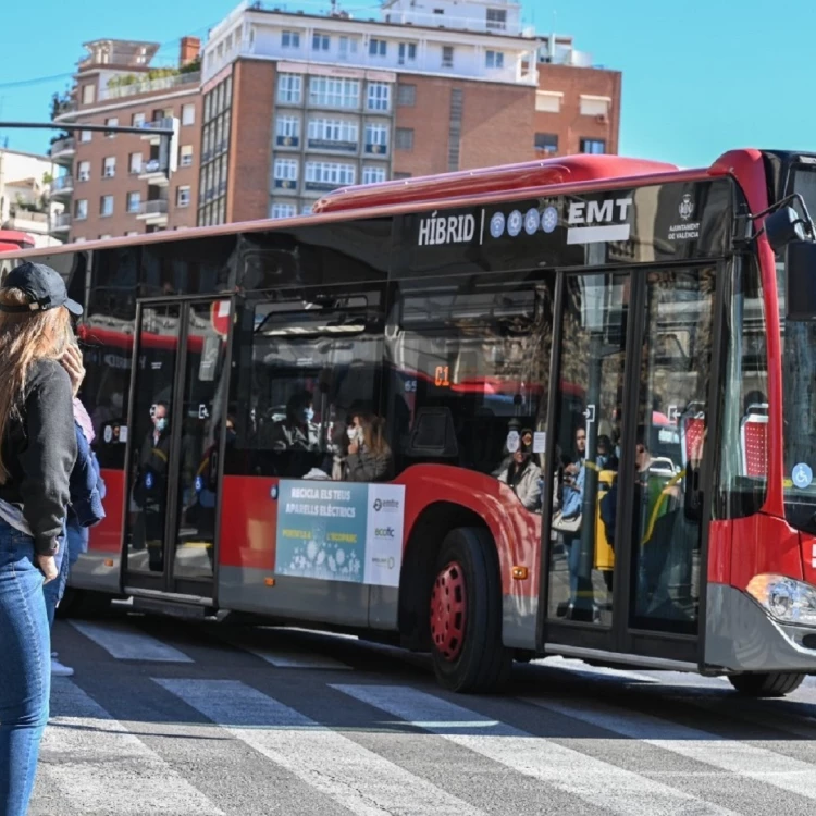 Imagen relacionada de emt valencia licita compra autobuses electricos hibridos