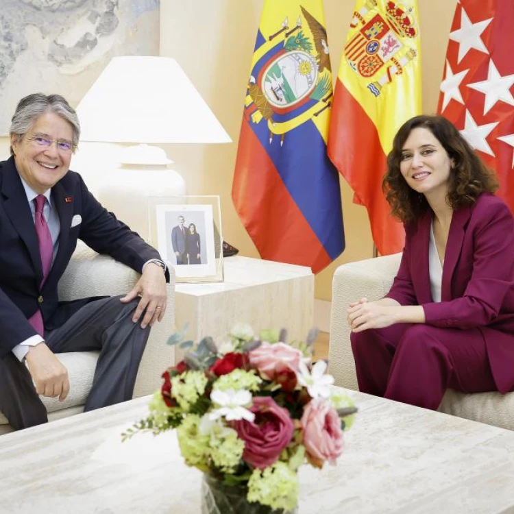 Imagen relacionada de encuentro comunidad madrid presidente ecuador