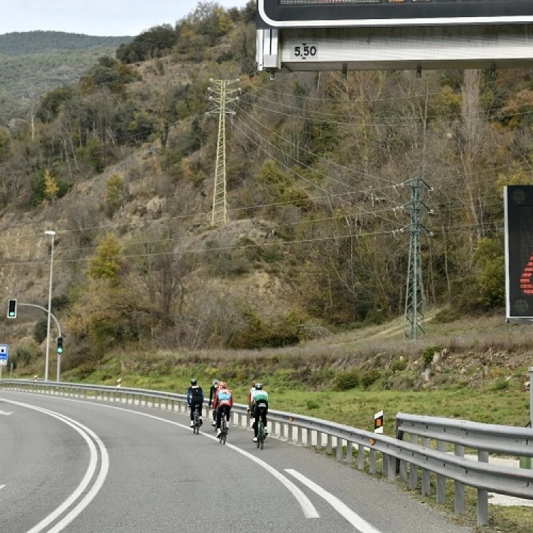 Imagen relacionada de nuevo sistema alerta ciclistas tuneles cataluna