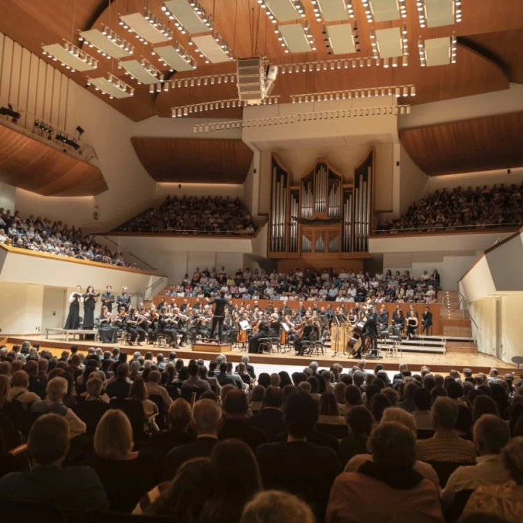 Imagen relacionada de tornar a la musica exito rotundo en la reapertura del palau de la musica