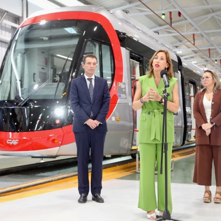 Imagen relacionada de caf fabricara dos nuevas unidades de tranvia en zaragoza