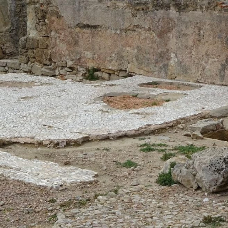 Imagen relacionada de yacimiento islamico alcala vieja