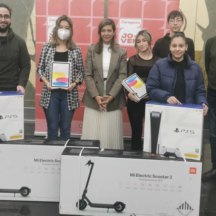 Imagen relacionada de jovenes participan estrategia joven 2030 zaragoza