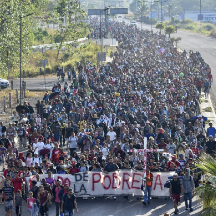 Imagen relacionada de caravana migrante avanza hacia la frontera de estados unidos