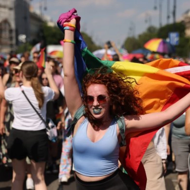 Imagen relacionada de marcha budapest defensa comunidad lgbtq