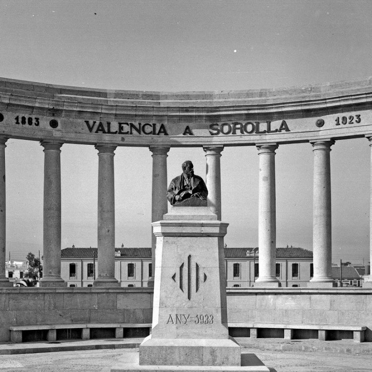 Imagen relacionada de restas monumento sorolla cabanyal