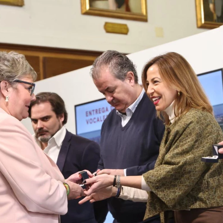 Imagen relacionada de ayuntamiento zaragoza reconoce vocales juntas distrito