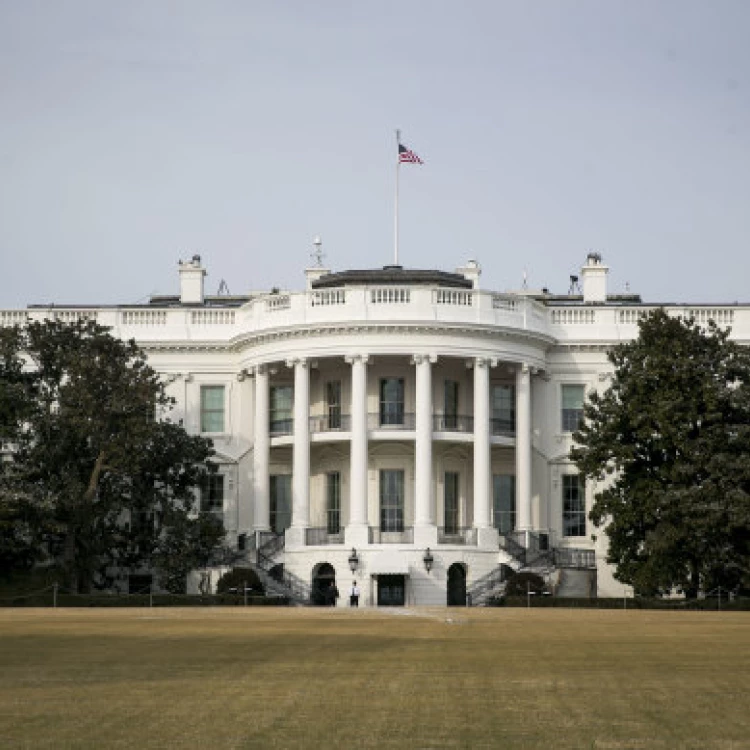 Imagen relacionada de falsa llamada emergencia casa blanca