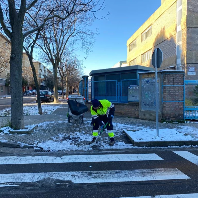 Imagen relacionada de limpieza nevada zaragoza