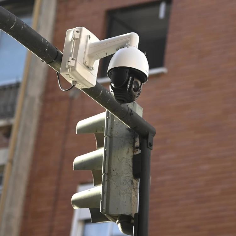 Imagen relacionada de camaras seguridad instaladas barrio orriols