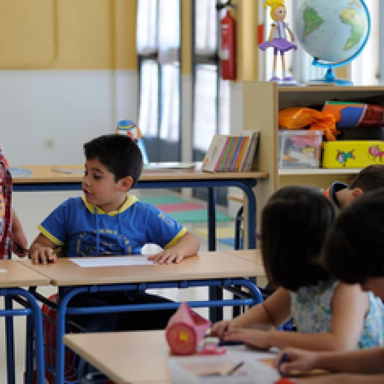 Imagen relacionada de reubicacion alumnos andalucia colegio cierre