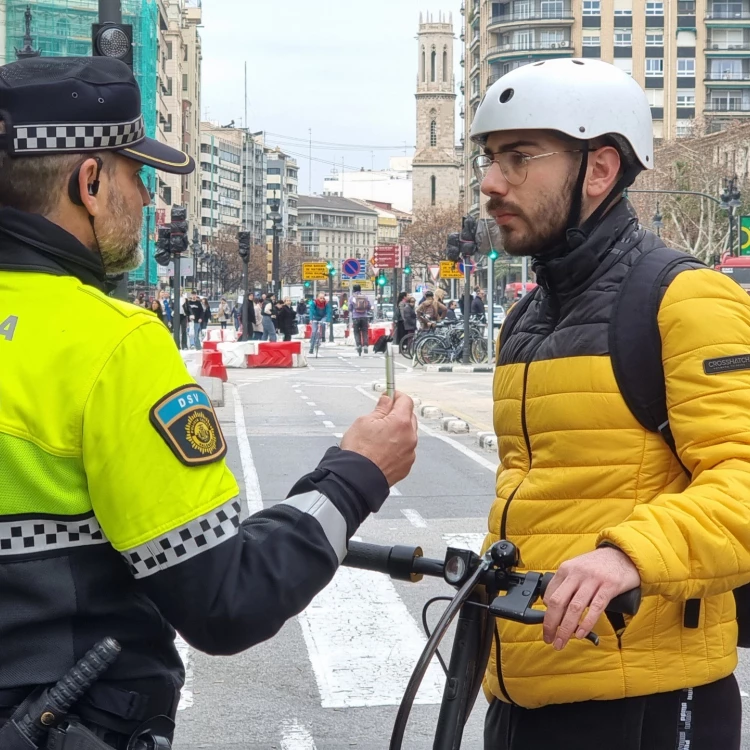 Imagen relacionada de campaña control bicicletas vehiculos valencia