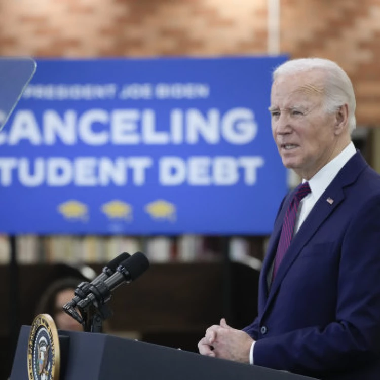 Imagen relacionada de presidente biden cancela prestamos estudiantiles