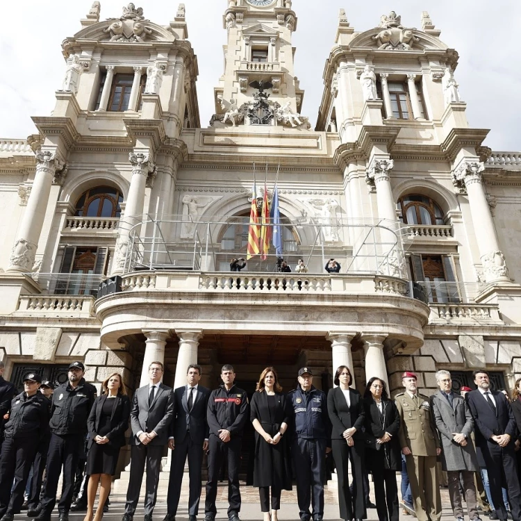 Imagen relacionada de agradecimiento alcaldesa valencia apoyo incendio campanar