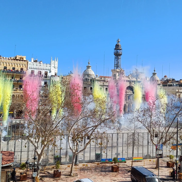 Imagen relacionada de sexta mascleta fallera valencia homenaje senyera