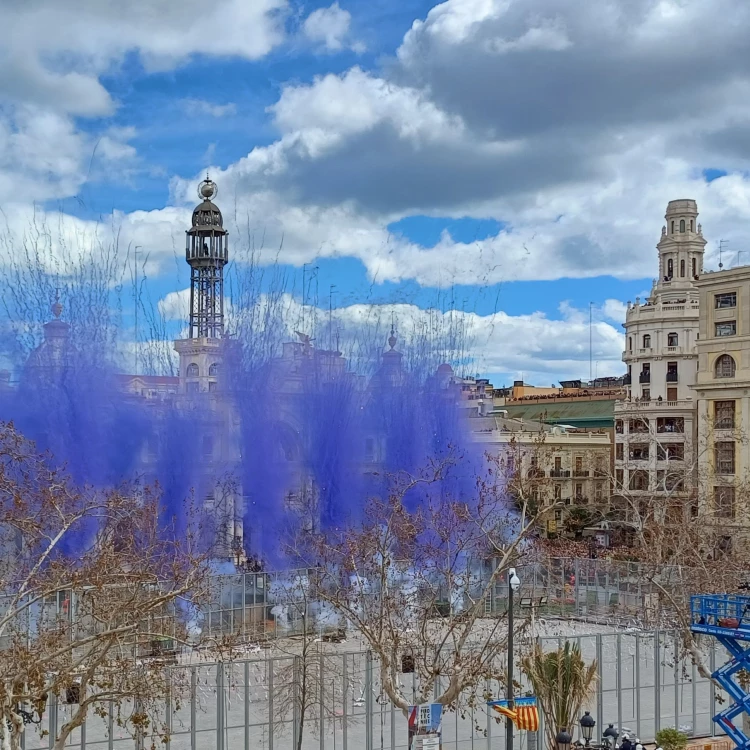 Imagen relacionada de valencia se viste de morado en homenaje a las mujeres en el dia internacional de la mujer