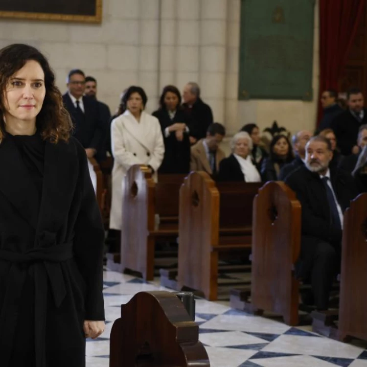 Imagen relacionada de isabel diaz ayuso funeral 11m madrid