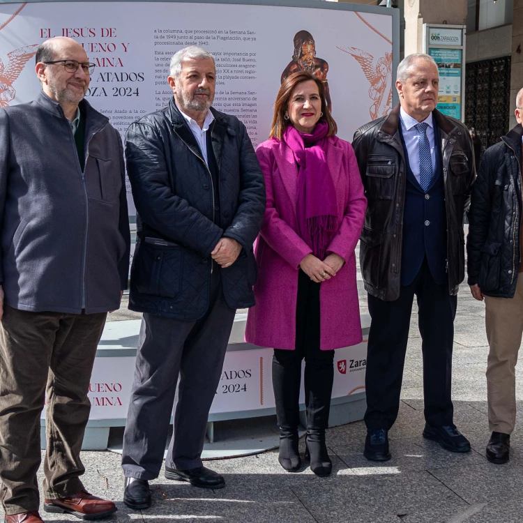 Imagen relacionada de exposicion el jesus de jose bueno y la columna 75 anos atados en zaragoza