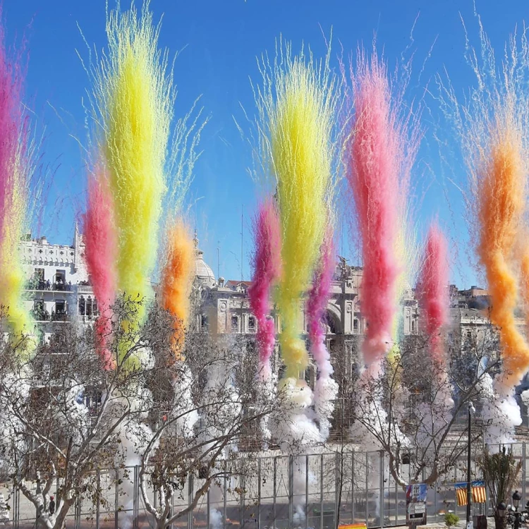 Imagen relacionada de mascleta espectacular valencia pirotecnia crespo