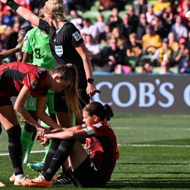 Imagen relacionada de sinclair falla penalti canada empata nigeria copa mundo femenina