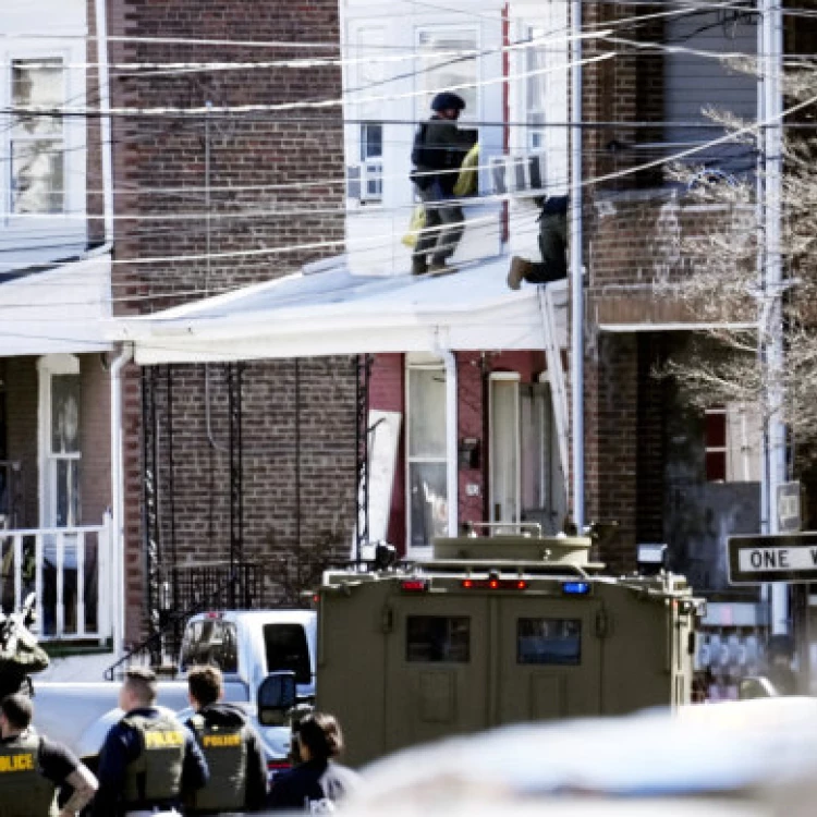 Imagen relacionada de detenido en nueva jersey sospechoso de matar a tres miembros de su familia en filadelfia