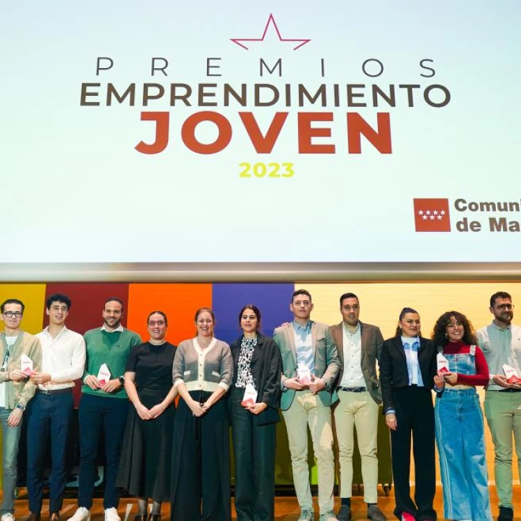 Imagen relacionada de reconocimiento jovenes emprendedores madrid