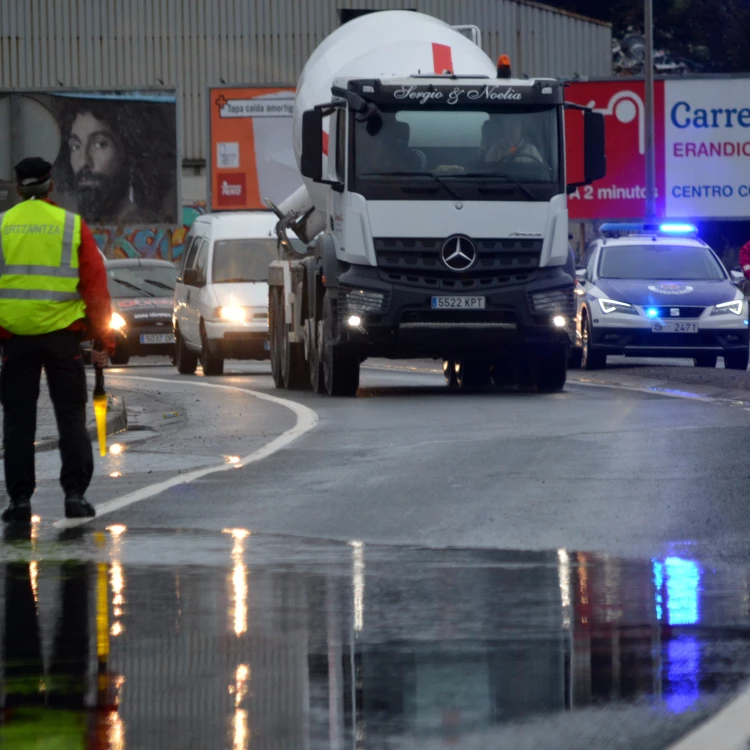 Imagen relacionada de restablecido el trafico en la n 1 tras un accidente en euskadi