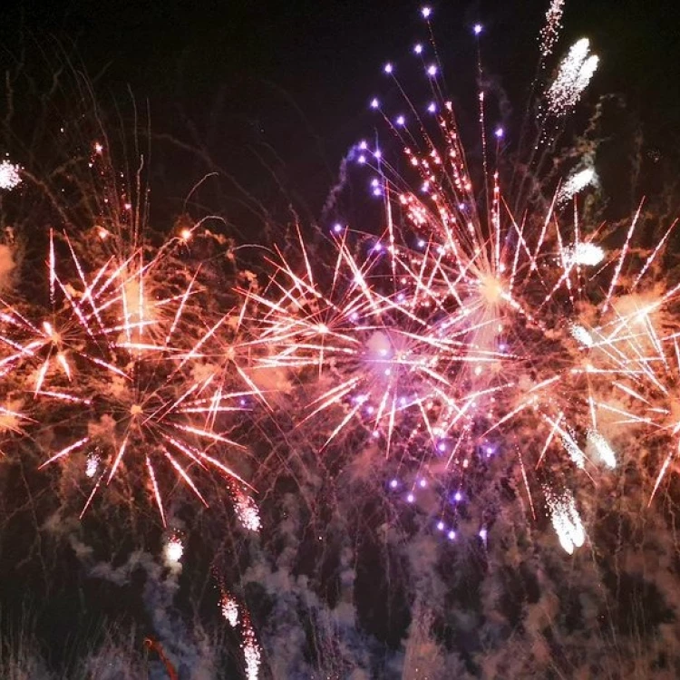 Imagen relacionada de espectaculos pirotecnicos en semana santa marinera valencia