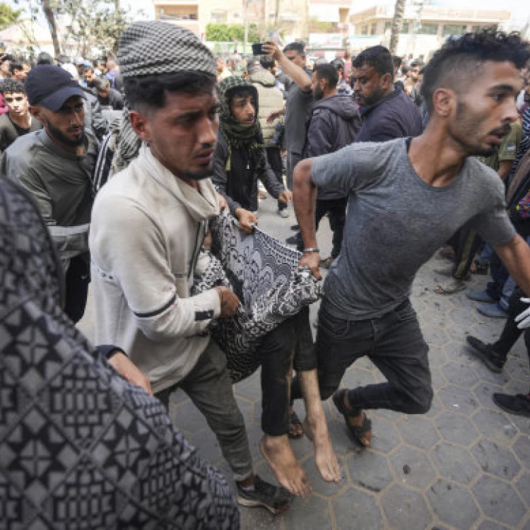 Imagen relacionada de ataque aereo israeli en campamento de hospital en gaza