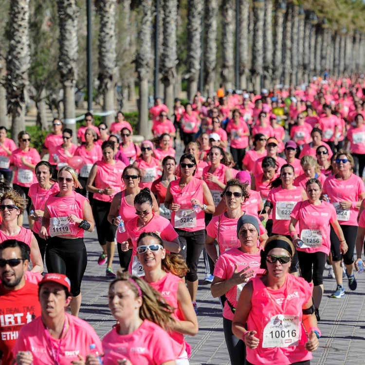 Imagen relacionada de mujeres corredoras carrera valencia