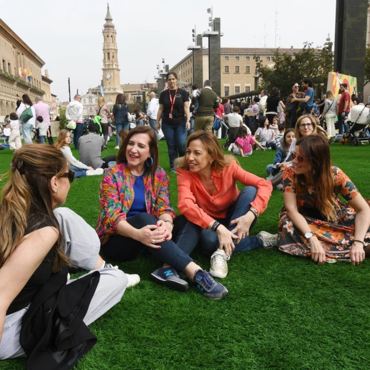 Imagen relacionada de la plaza del pilar de zaragoza se llena de primavera con actividades culturales y deportivas