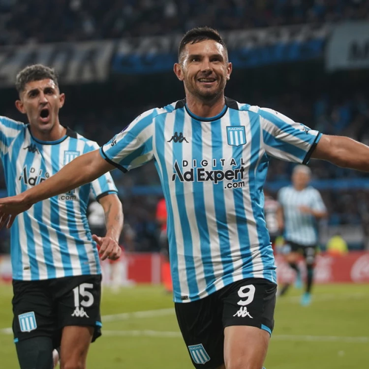 Imagen relacionada de racing vence a bragantino y se consolida en la copa sudamericana