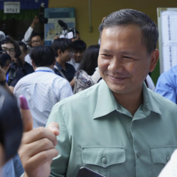 Imagen relacionada de cpp arrasa elecciones liderazgo camboya