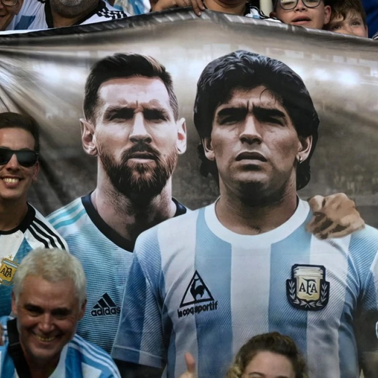 Imagen relacionada de preferencia entre diego maradona y lionel messi en argentina