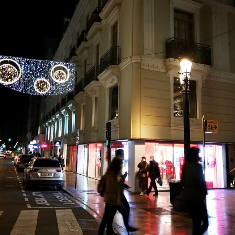 Imagen relacionada de valencia aprueba licitacion iluminacion ornamental navidad fallas