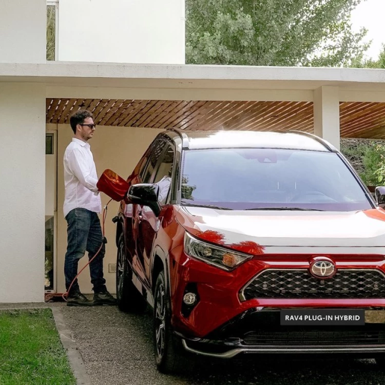 Imagen relacionada de toyota presenta rav4 phev argentina