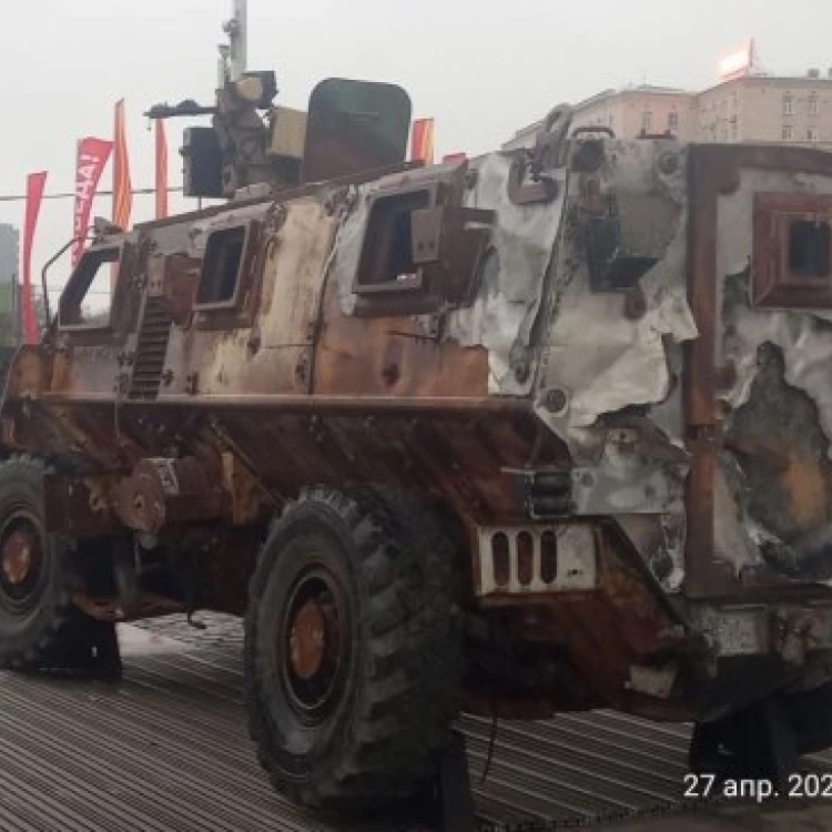 Imagen relacionada de vehiculos fabricacion australiana capturados moscu trofeos guerra