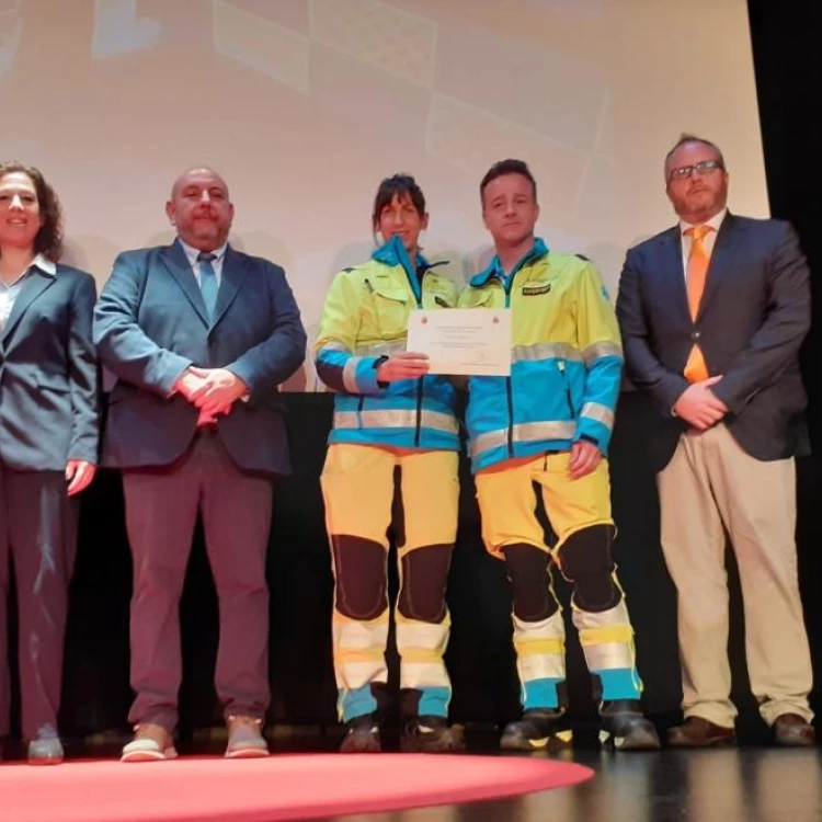 Imagen relacionada de reconocimientos labor sanitaria summa 112 madrid